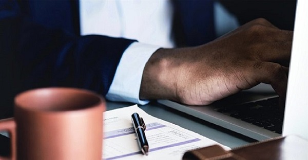 وکیل الزام به تنظیم سند رسمی